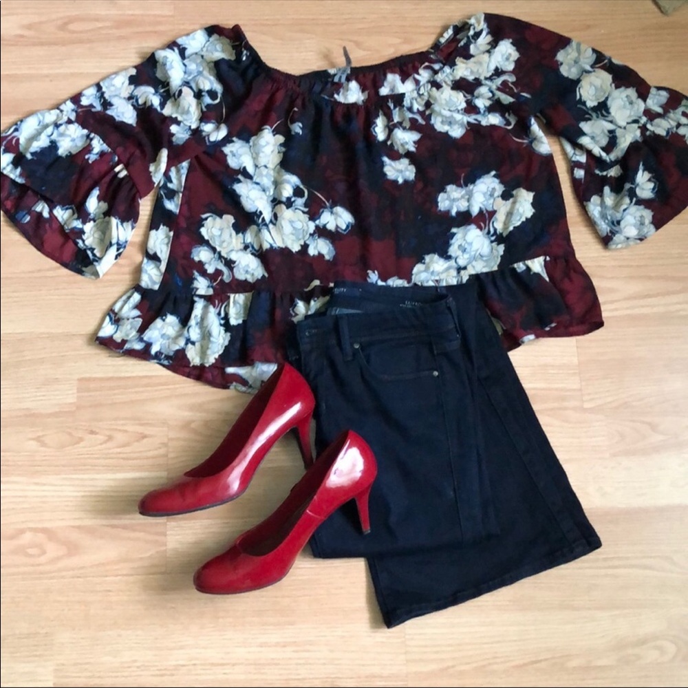 Design Lab , off shoulder top , size M .
